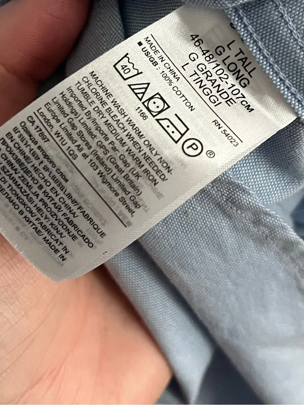 Banana Republic • Light Blue Men's Button-Down Shirt - Untucked Standard Fit